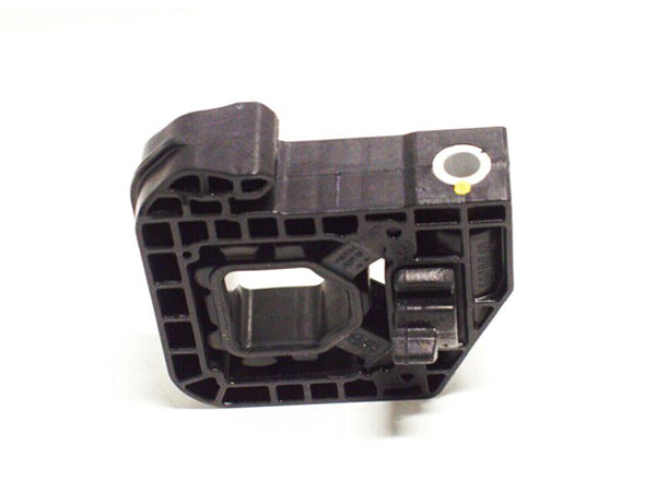 BMW X3:G01 X4:G02 X5:G05 X6:G06 X7:G07 Radyatör Braketi Alt Sağ - - B A17118642754